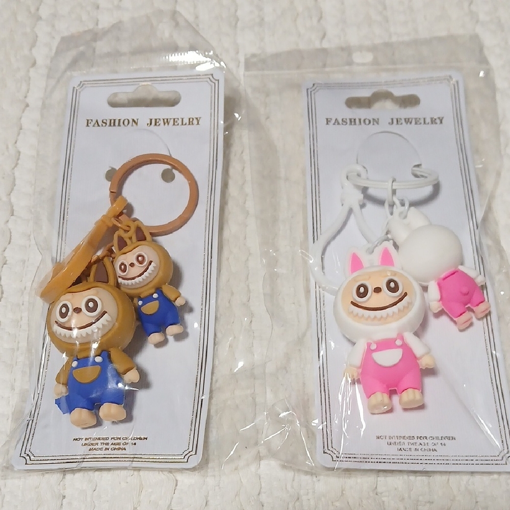Keychain Set Of 2 in Blue and Pink